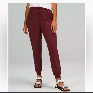 AND NOW THIS Women's Maroon Jogger Pants